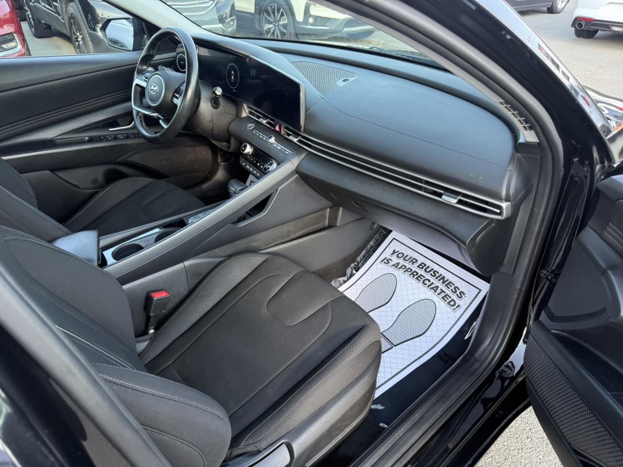 Hyundai Elantra SEL 2023