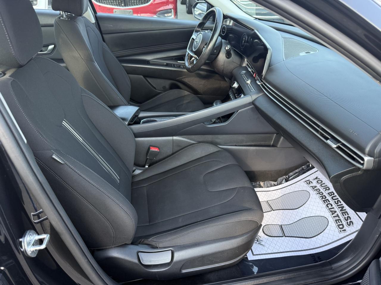 Hyundai Elantra SEL 2023