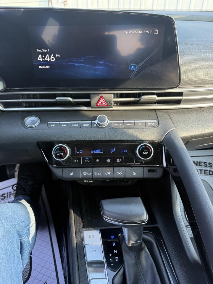Hyundai Elantra SEL 2023