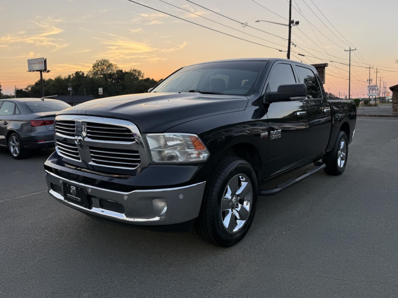 RAM 1500 SLT Crew Cab SWB 2WD 2018