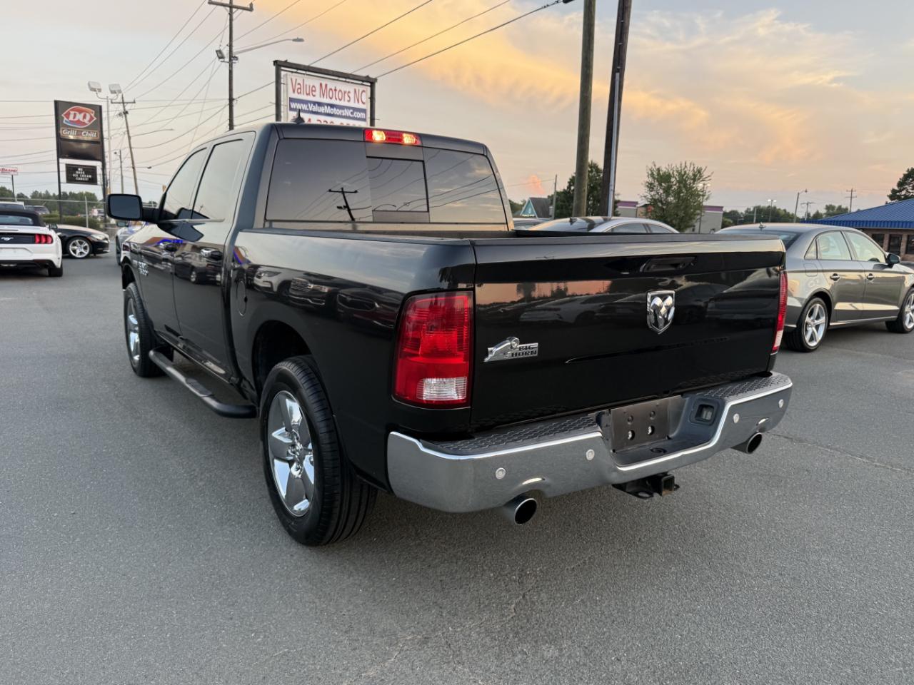 RAM 1500 SLT Crew Cab SWB 2WD 2018