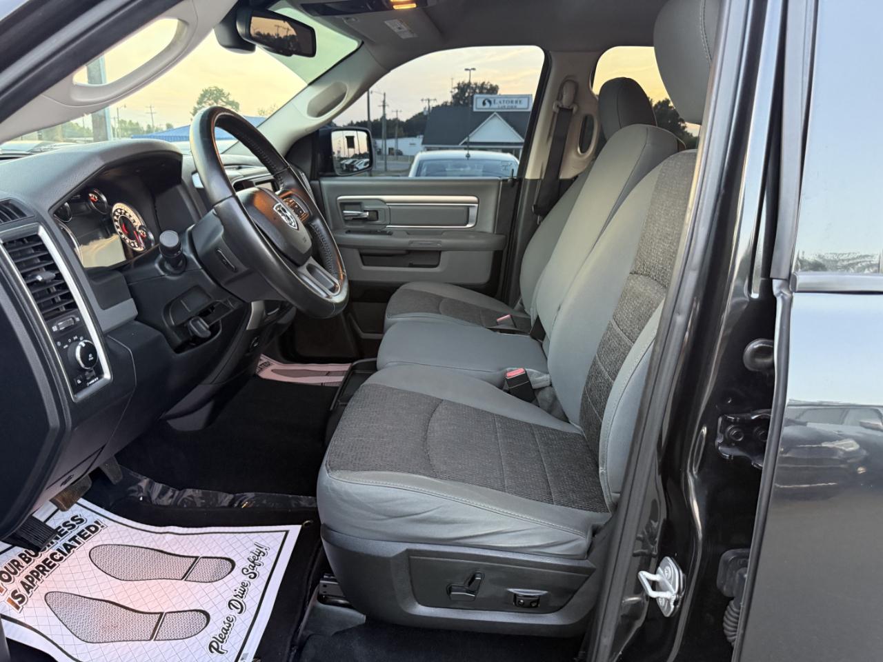 RAM 1500 SLT Crew Cab SWB 2WD 2018
