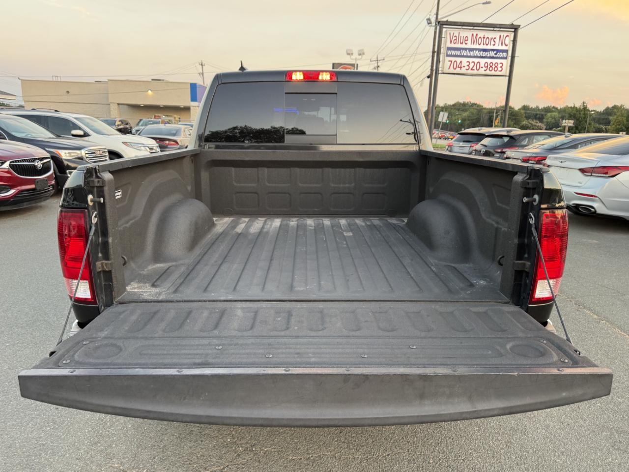 RAM 1500 SLT Crew Cab SWB 2WD 2018