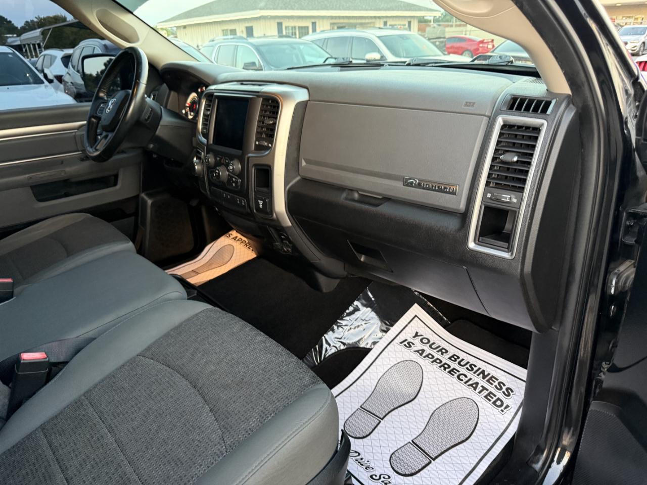 RAM 1500 SLT Crew Cab SWB 2WD 2018