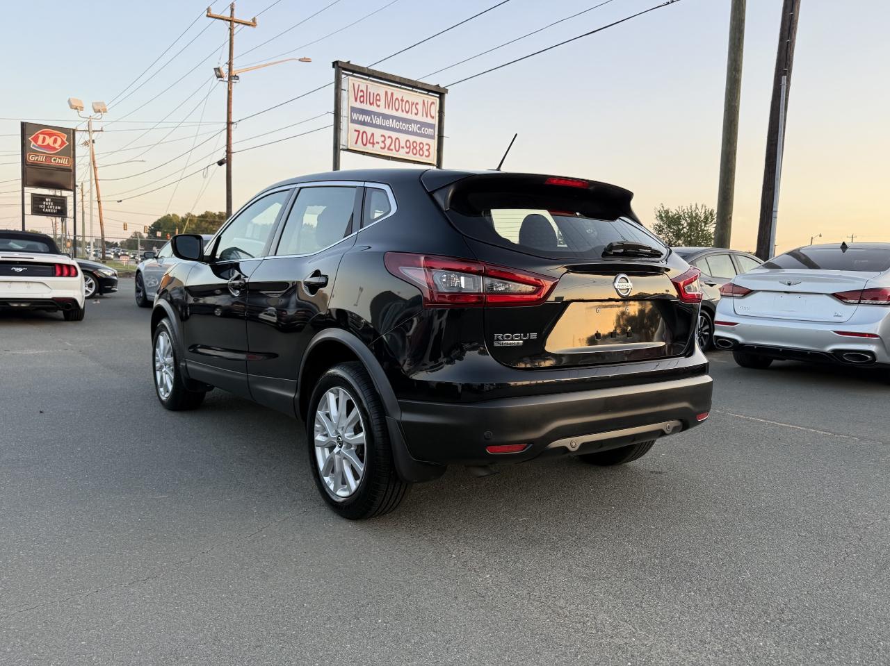 Nissan Rogue Sport S 2020