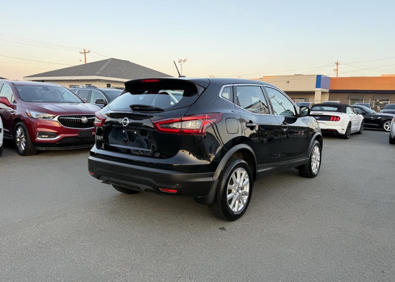 Nissan Rogue Sport S 2020