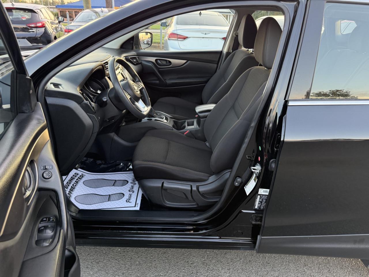 Nissan Rogue Sport S 2020