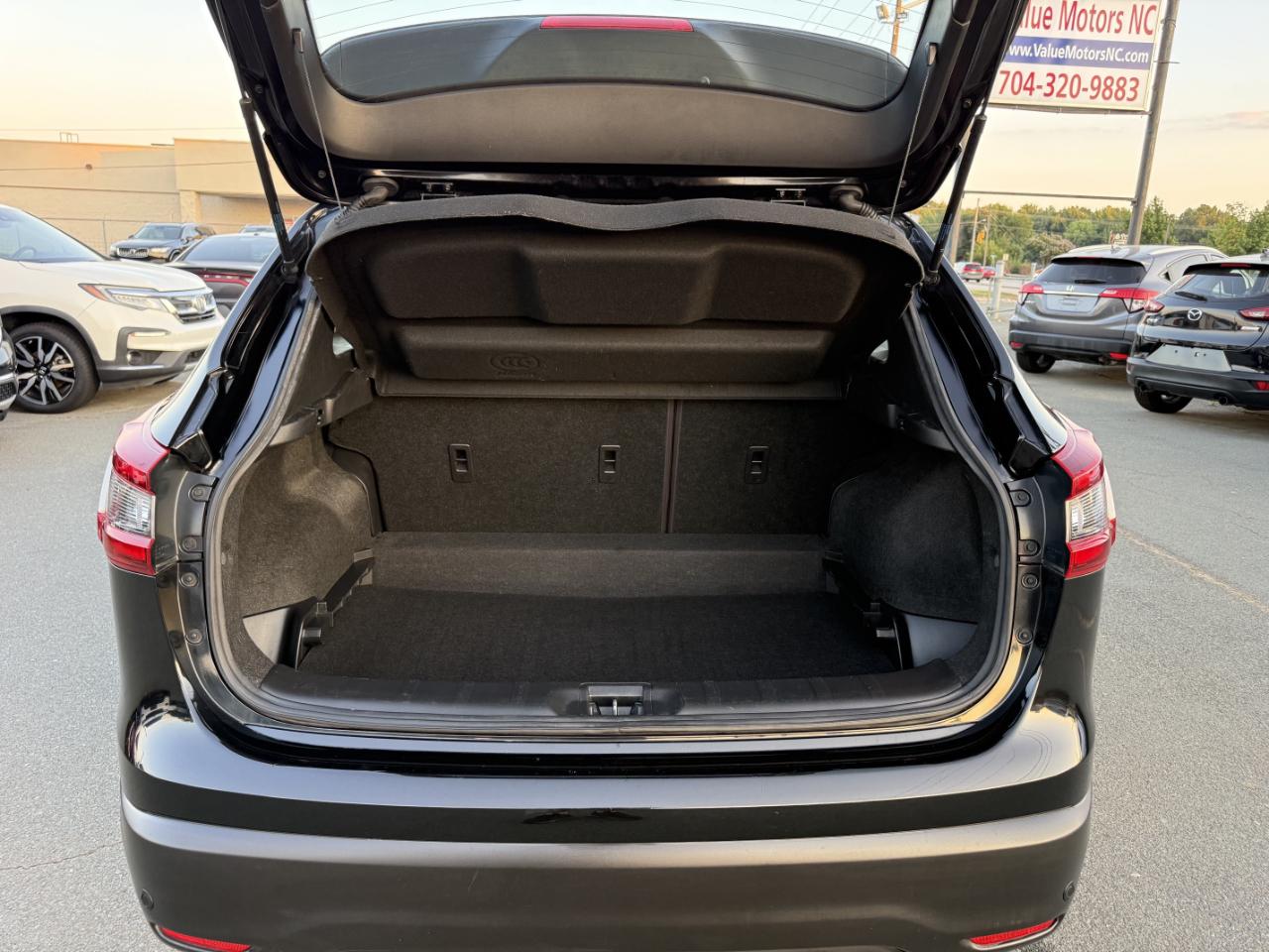Nissan Rogue Sport S 2020