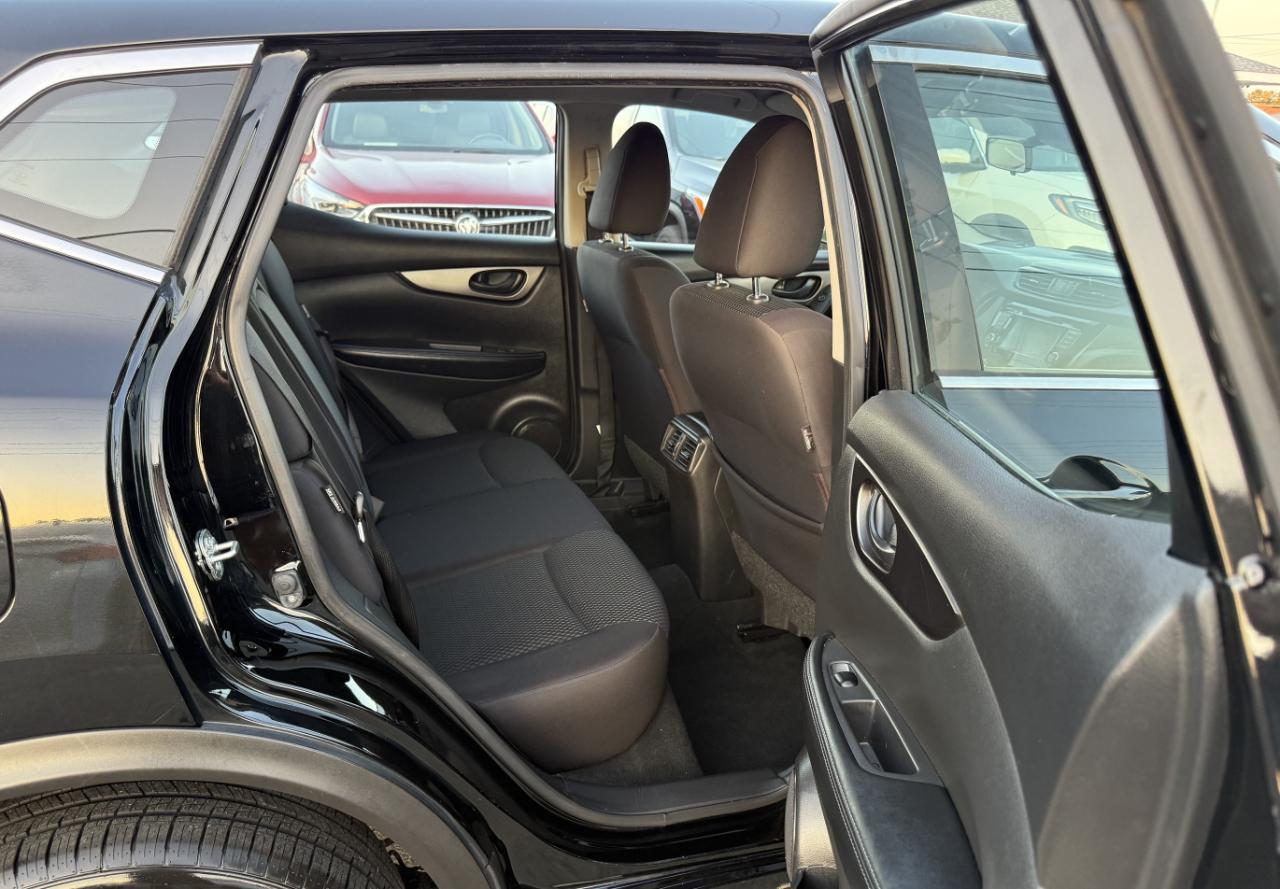Nissan Rogue Sport S 2020