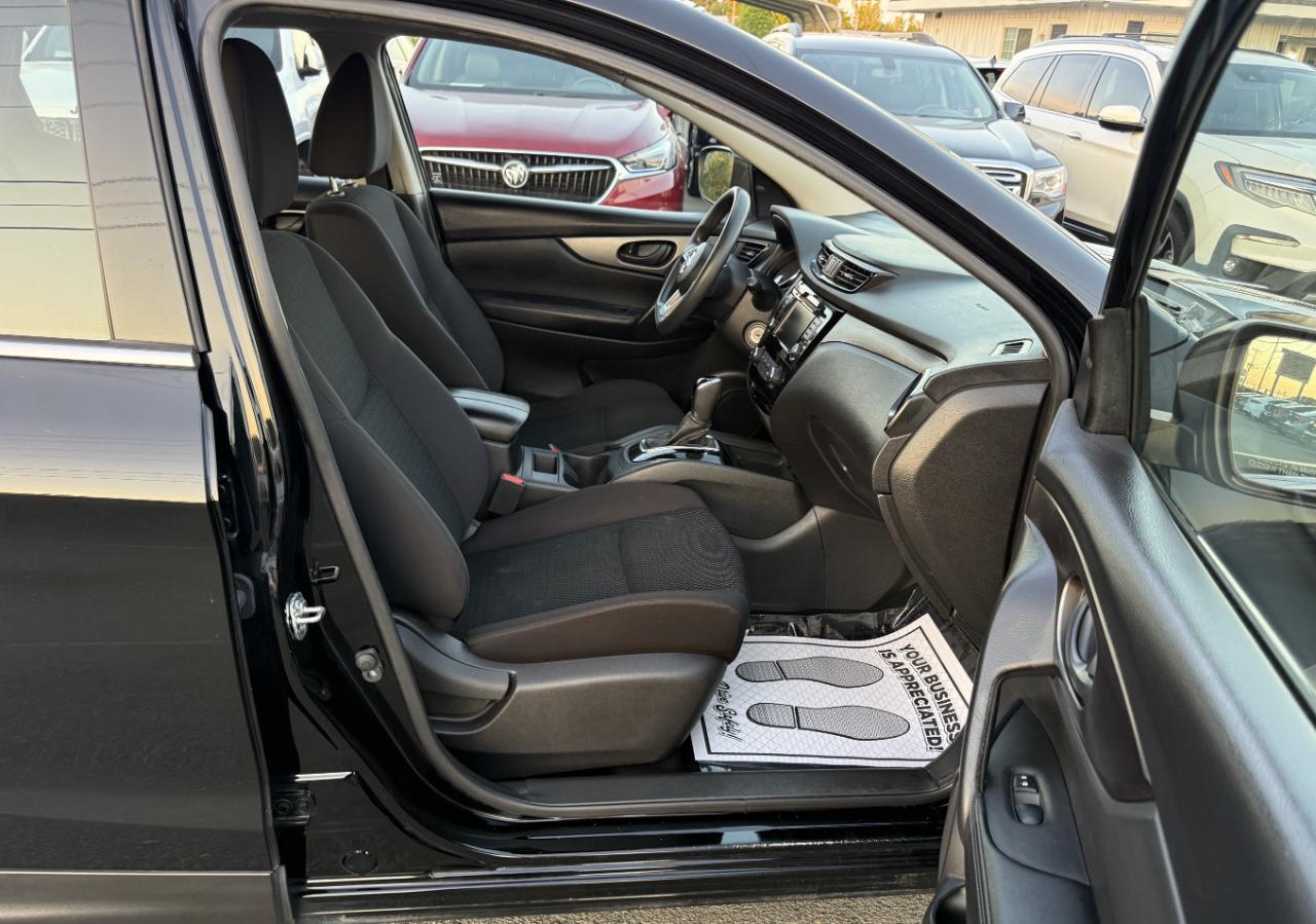 Nissan Rogue Sport S 2020