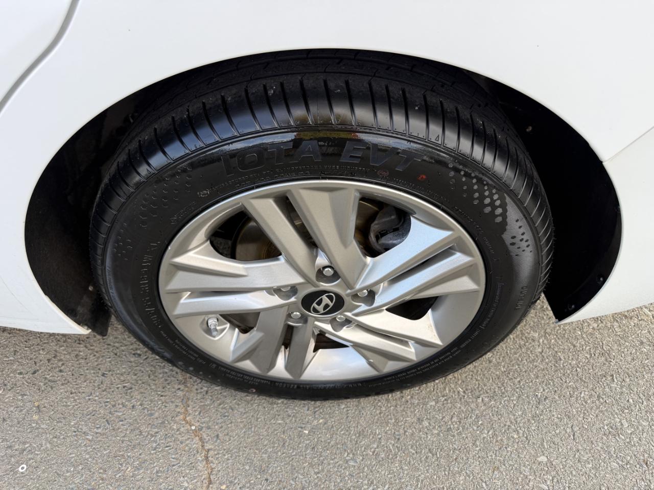 Hyundai Elantra SEL 2019