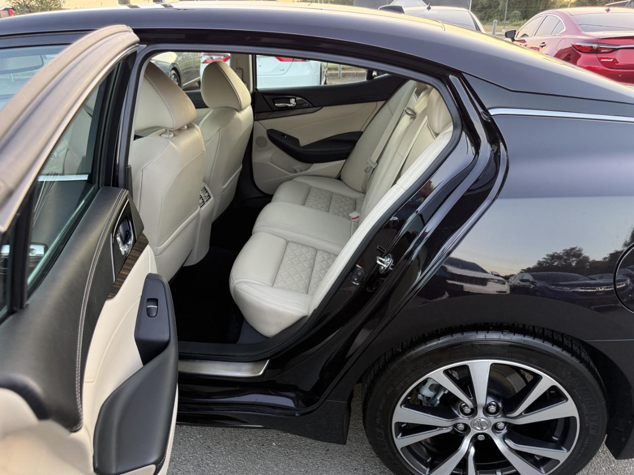 Nissan Maxima  2016