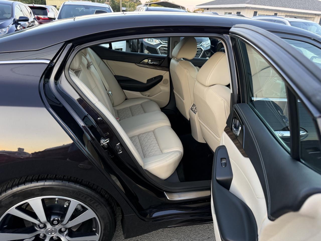 Nissan Maxima  2016
