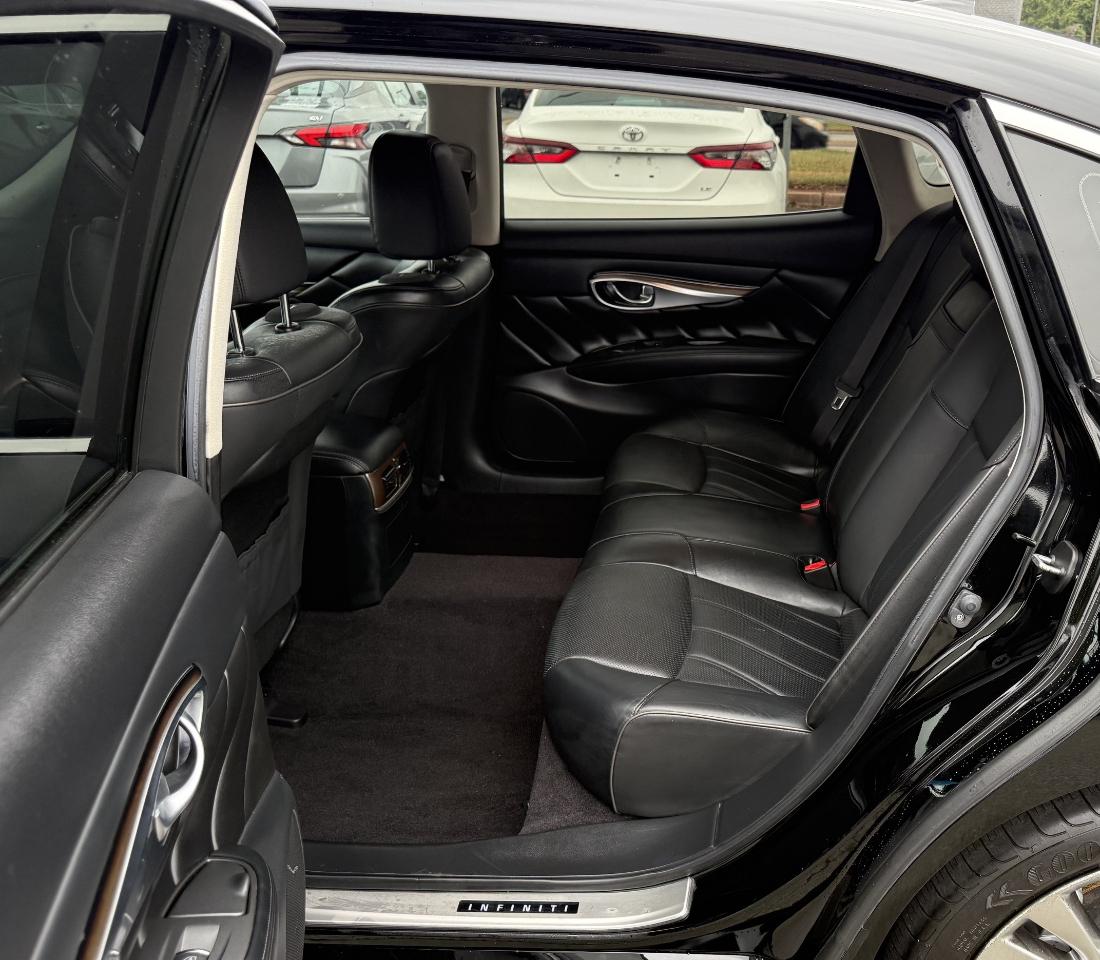 Infiniti Q70 L 3.7 2017