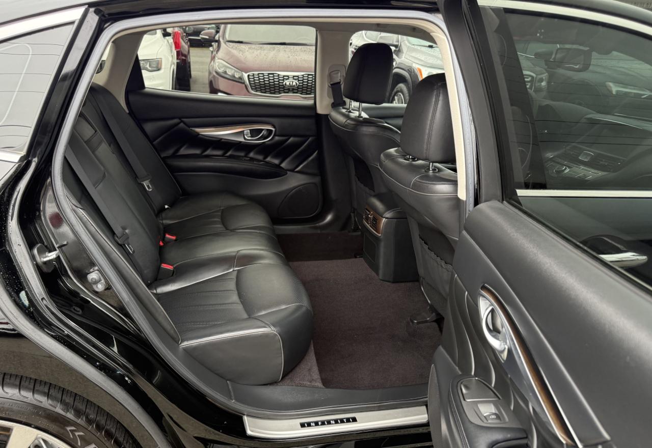 Infiniti Q70 L 3.7 2017