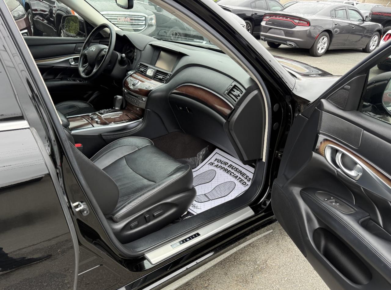 Infiniti Q70 L 3.7 2017