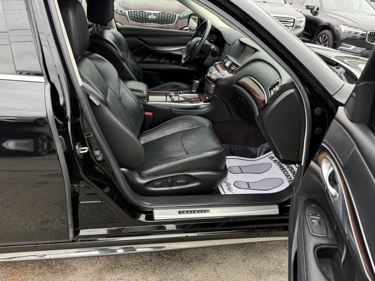 Infiniti Q70 L 3.7 2017