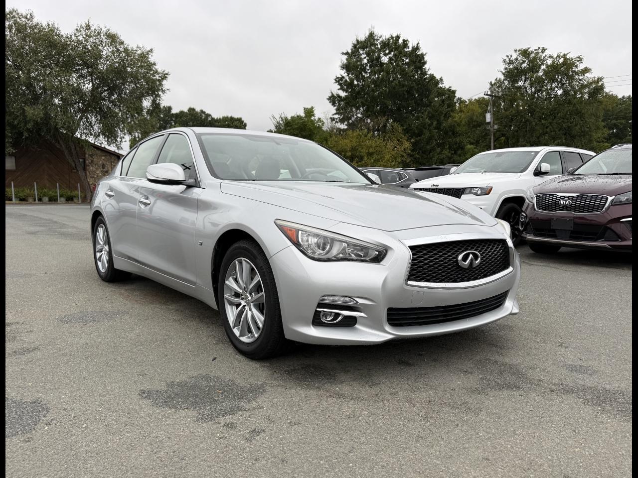 Infiniti Q50 Base 2015