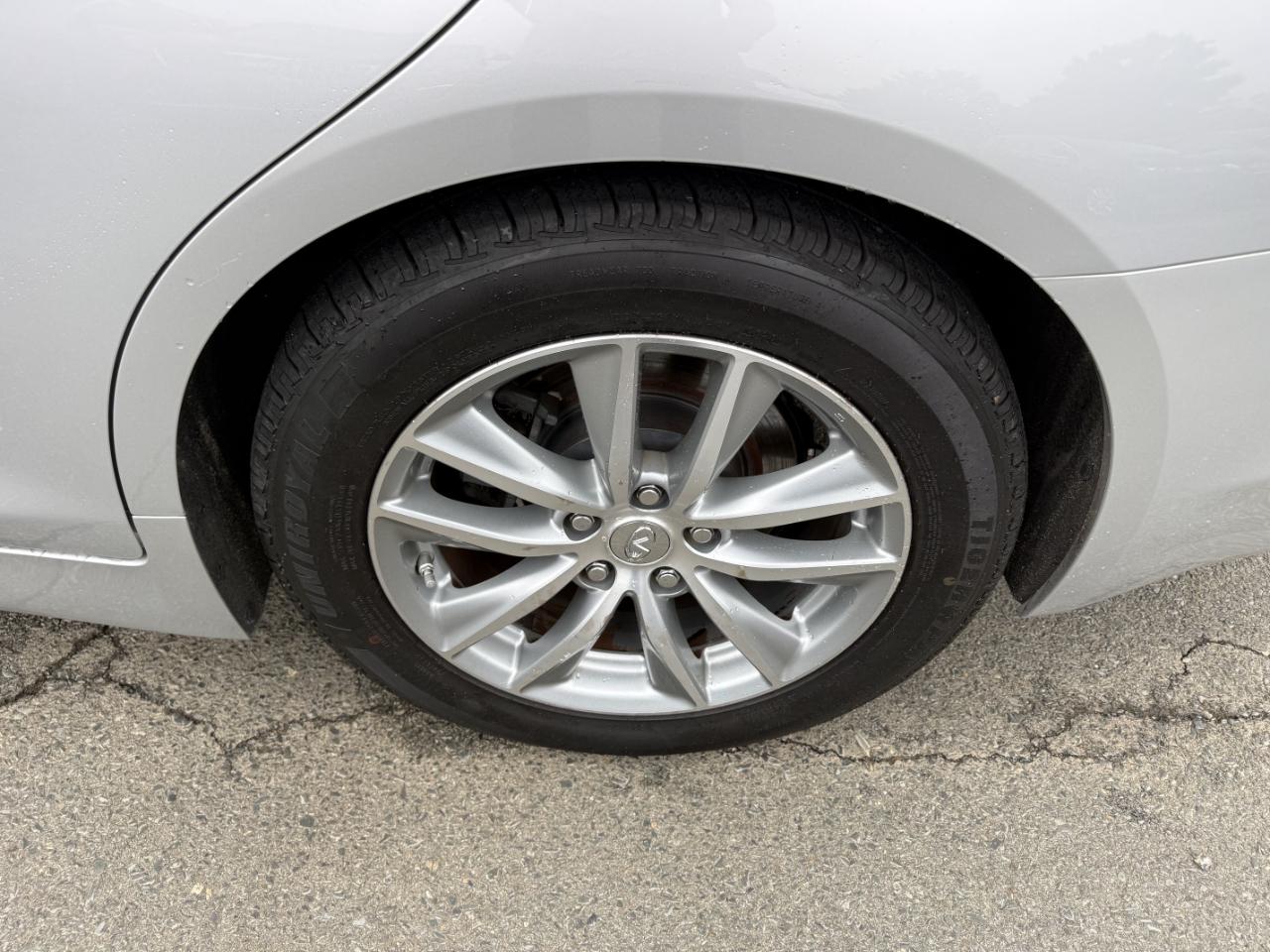 Infiniti Q50 Base 2015