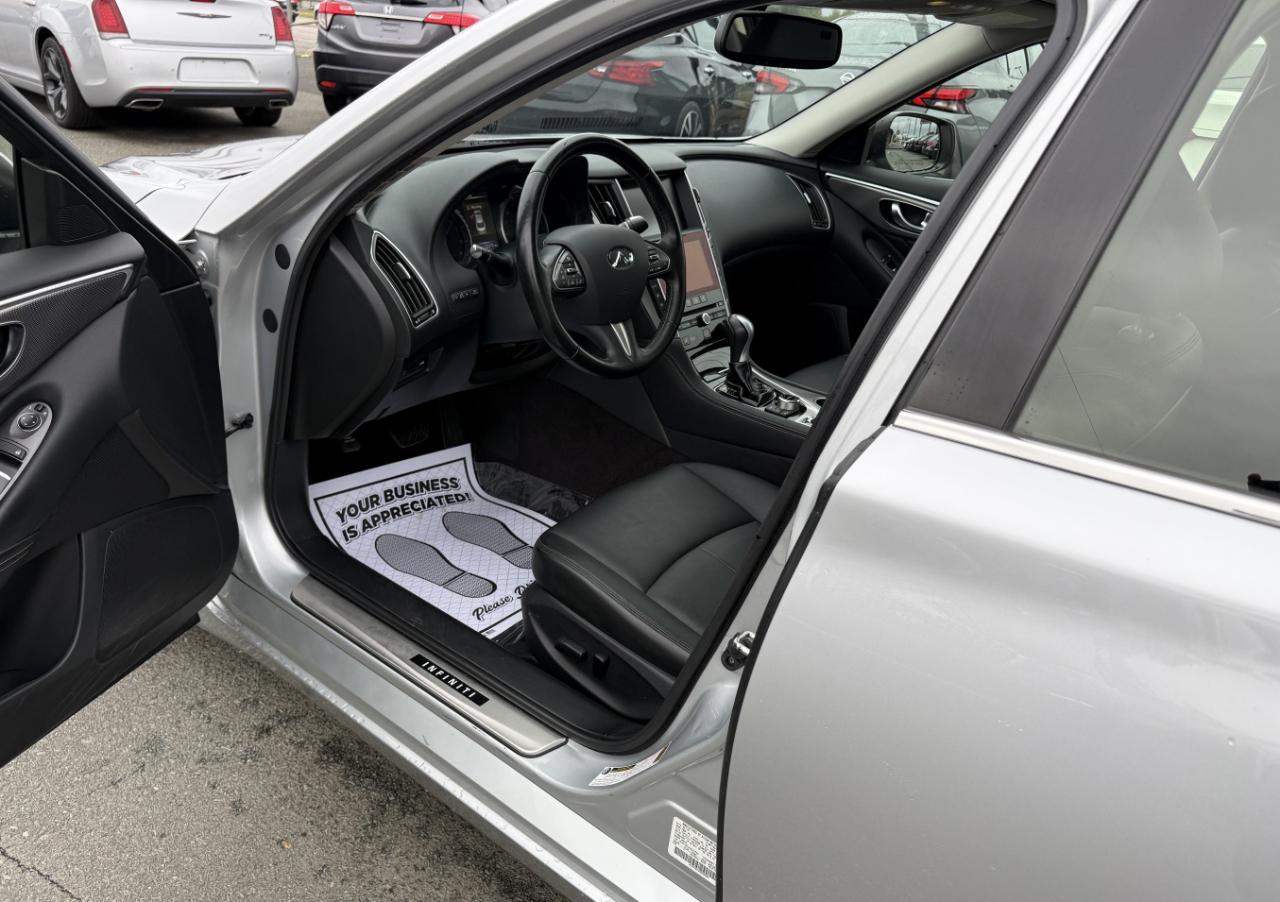 Infiniti Q50 Base 2015