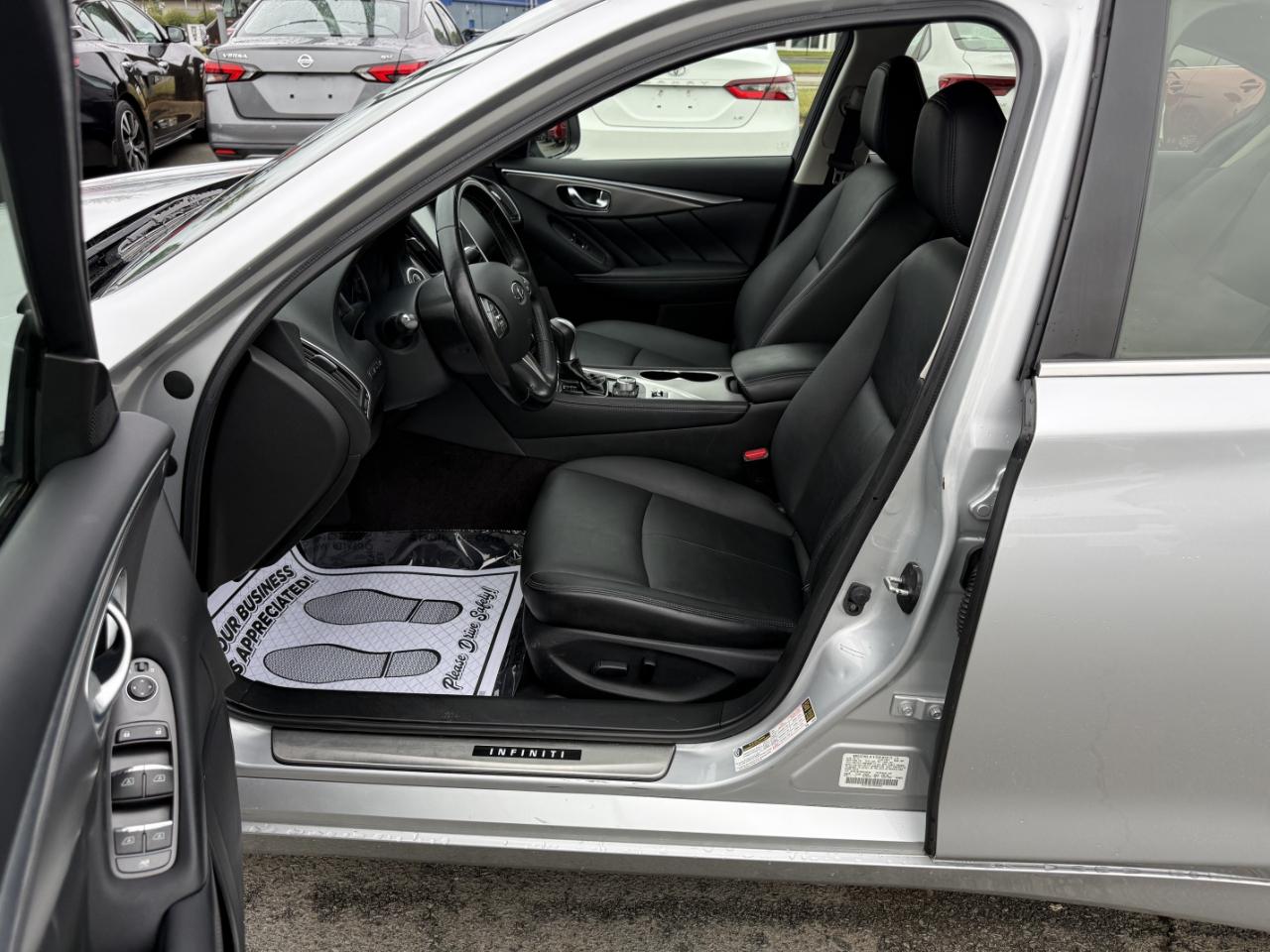 Infiniti Q50 Base 2015