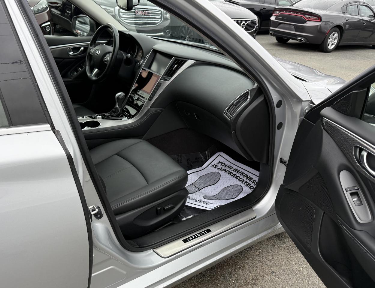 Infiniti Q50 Base 2015