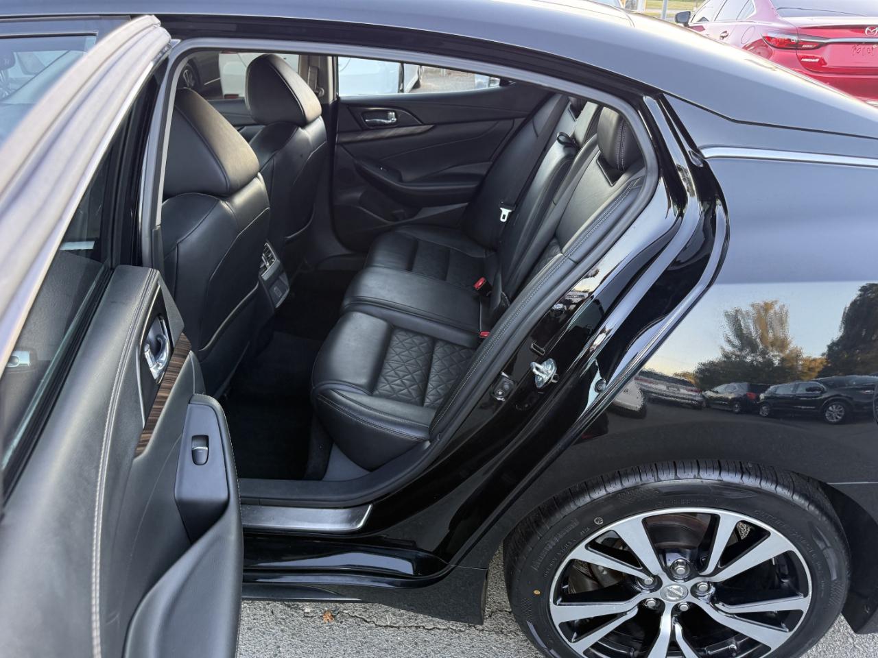 Nissan Maxima  2018