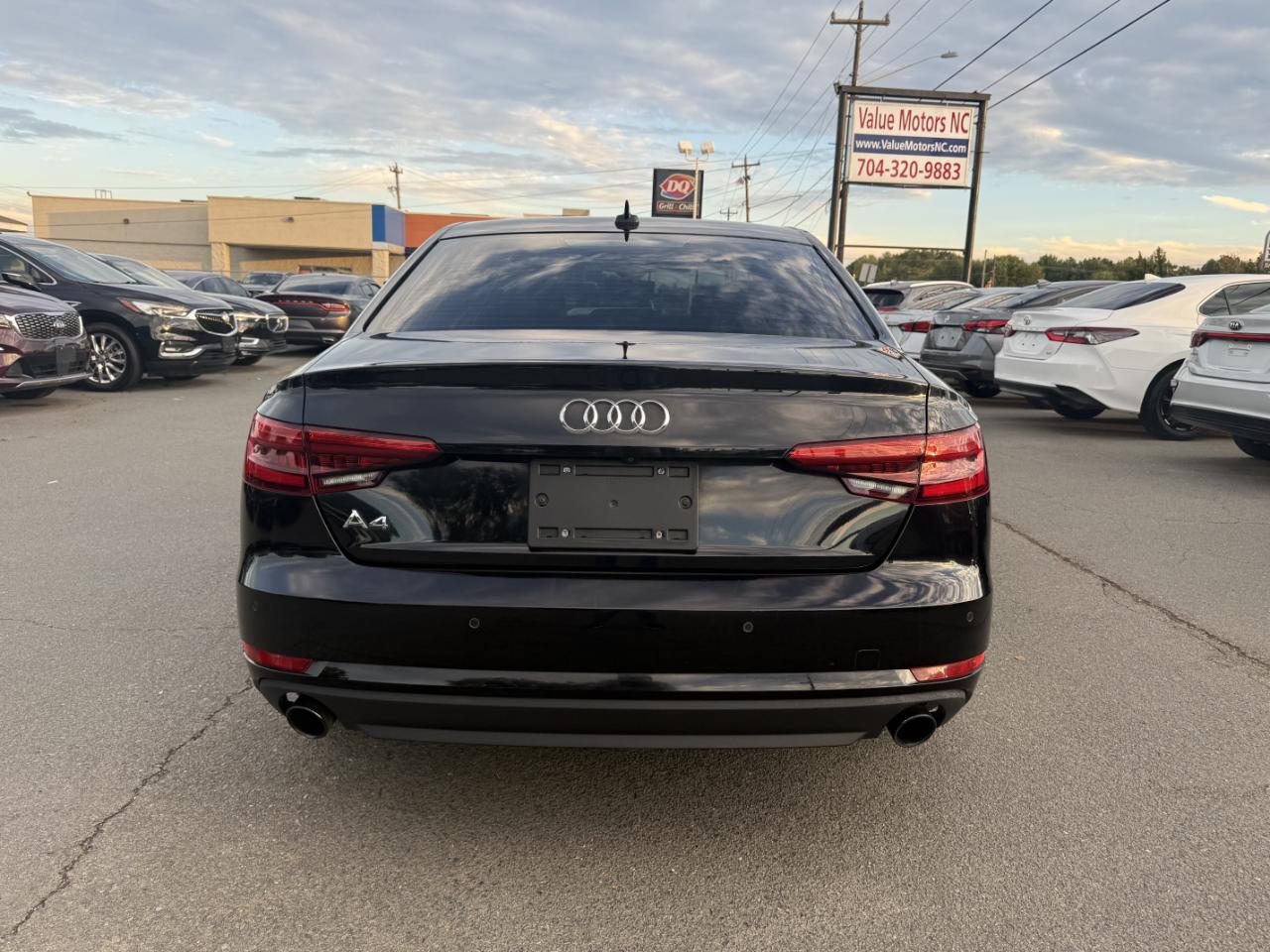 Audi A4 2.0T Premium Sedan 2017