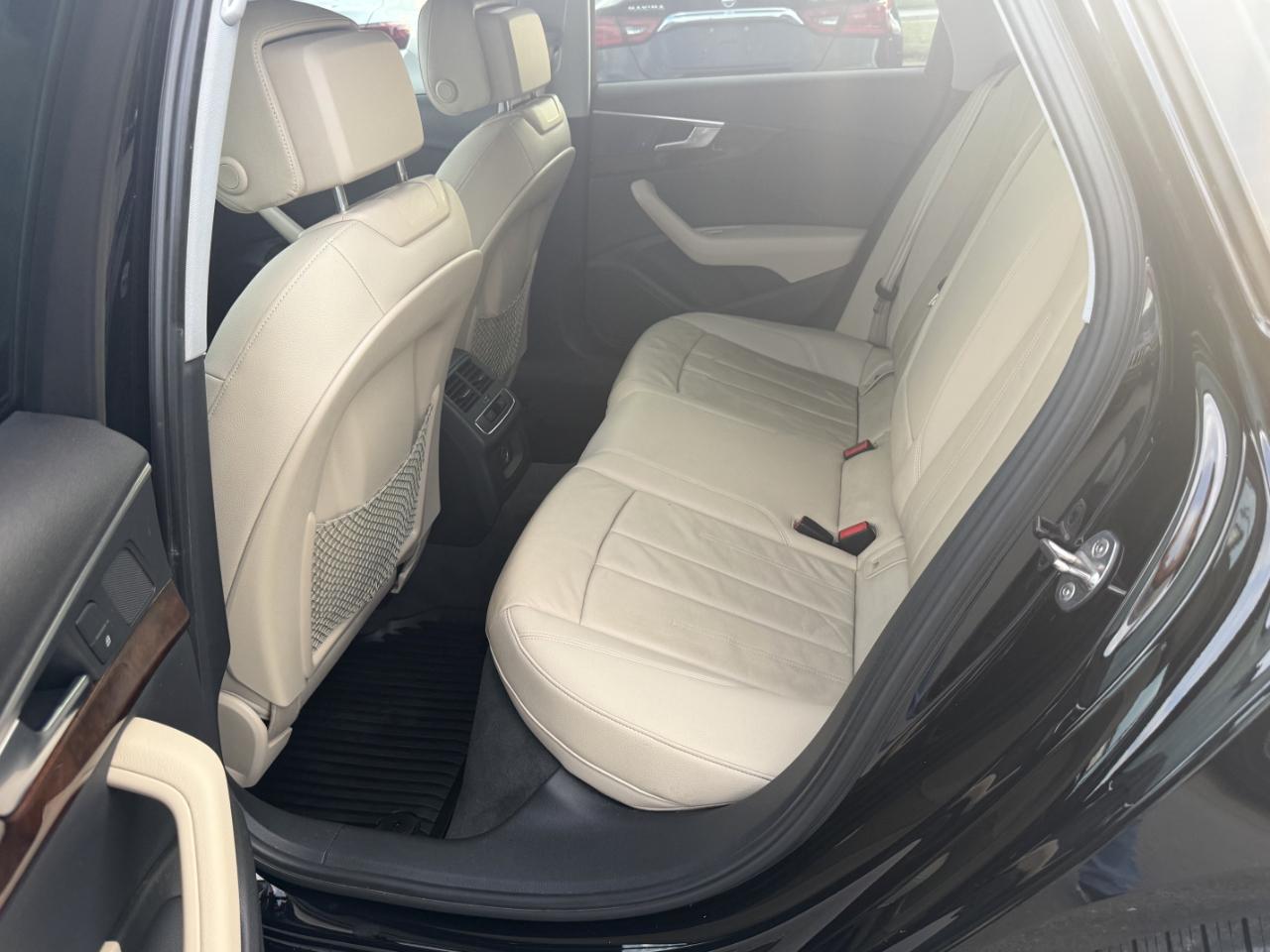 Audi A4 2.0T Premium Sedan 2017