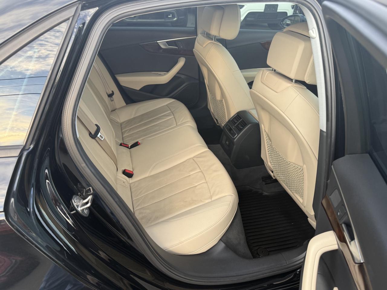 Audi A4 2.0T Premium Sedan 2017