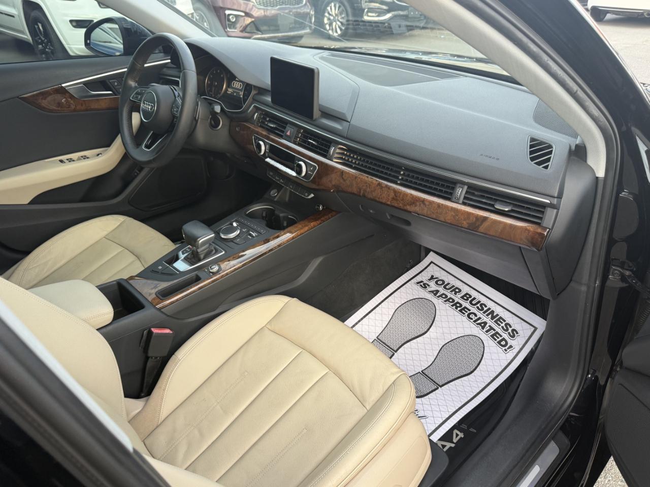 Audi A4 2.0T Premium Sedan 2017