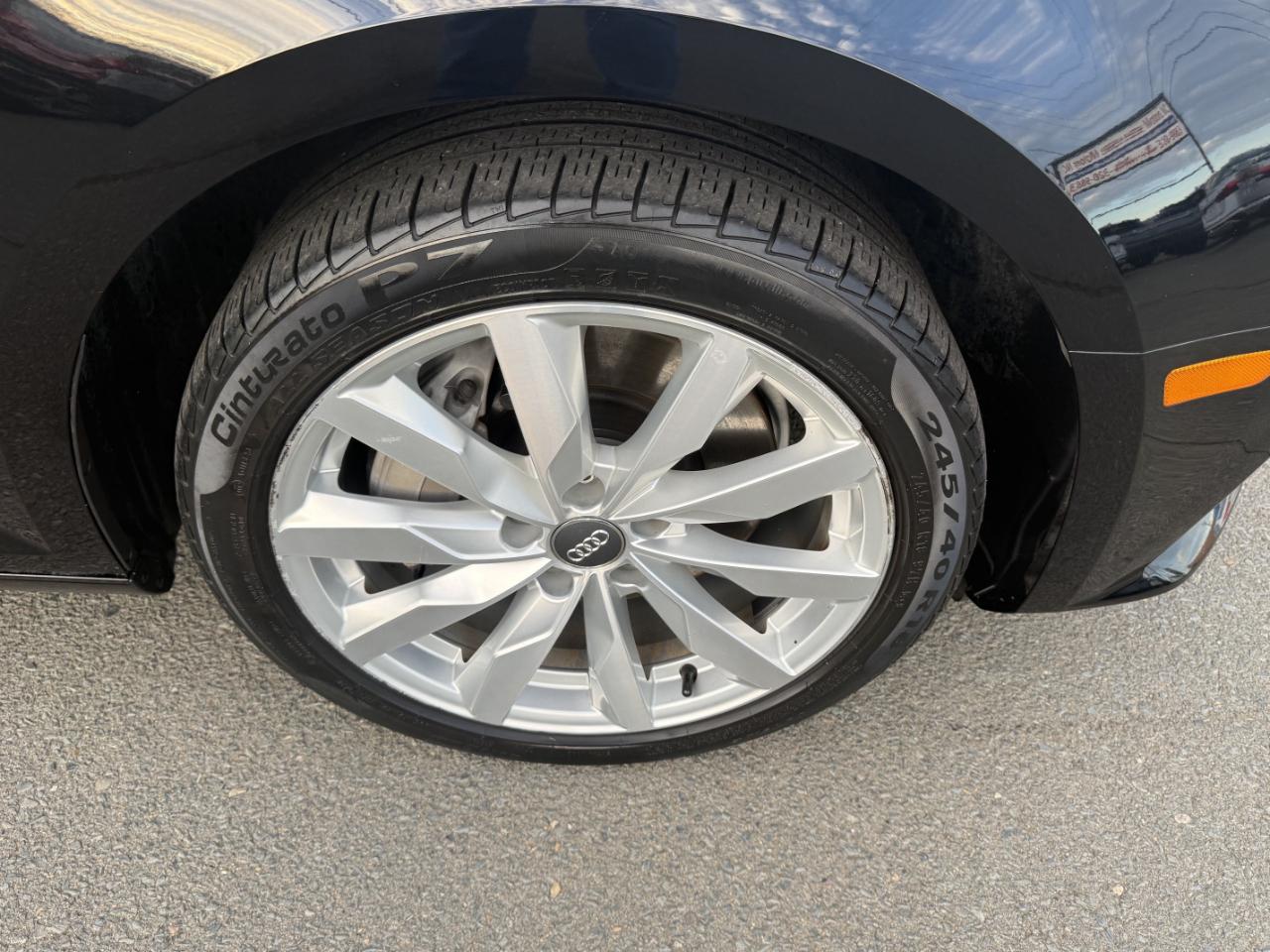 Audi A4 2.0T Premium Sedan 2017