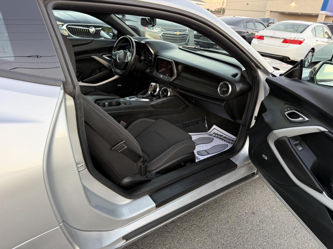 Chevrolet Camaro 1LT Coupe 8A 2018