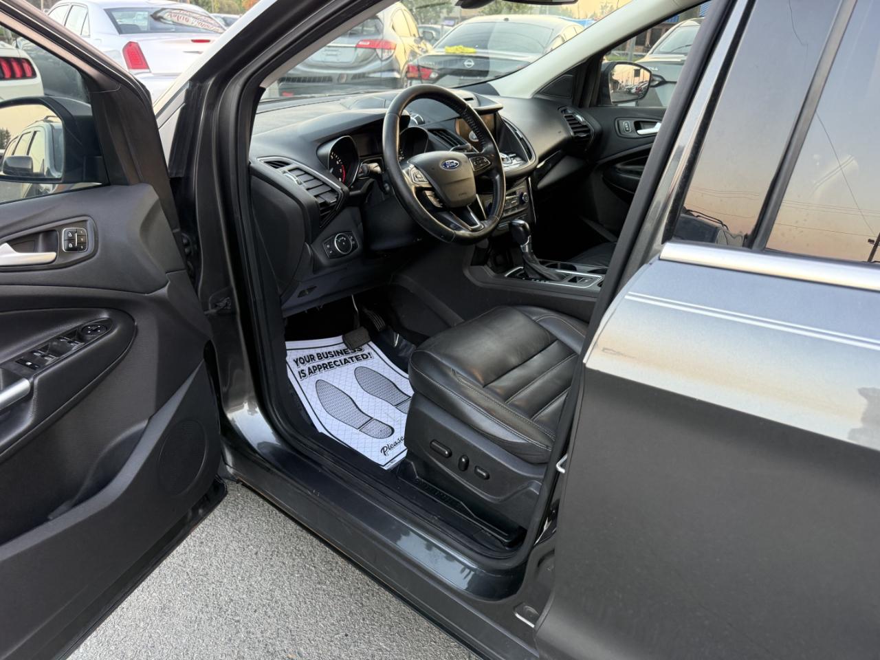 Ford Escape Titanium FWD 2017
