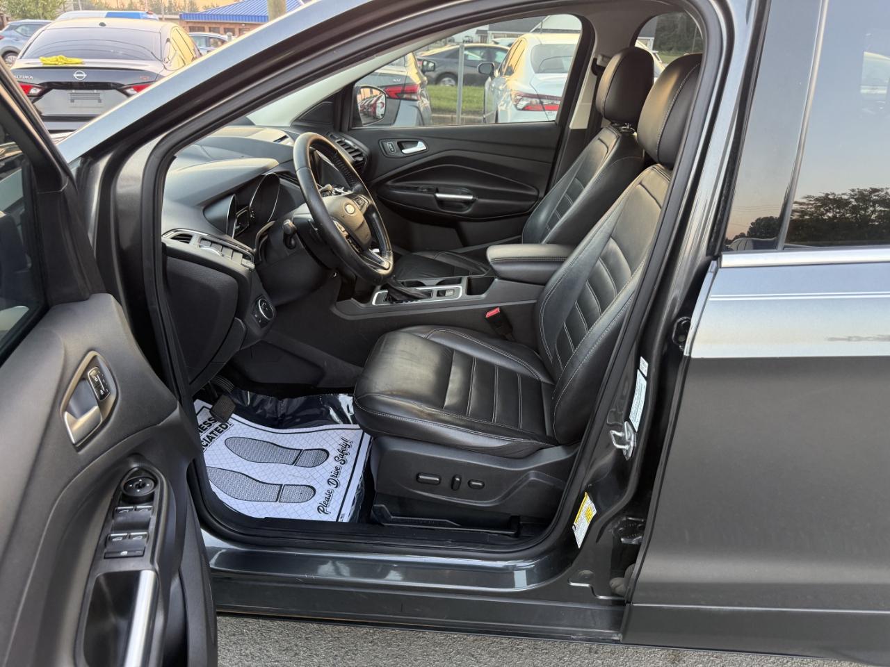 Ford Escape Titanium FWD 2017