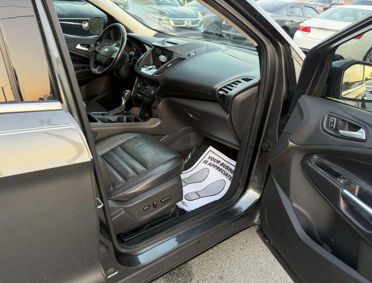 Ford Escape Titanium FWD 2017