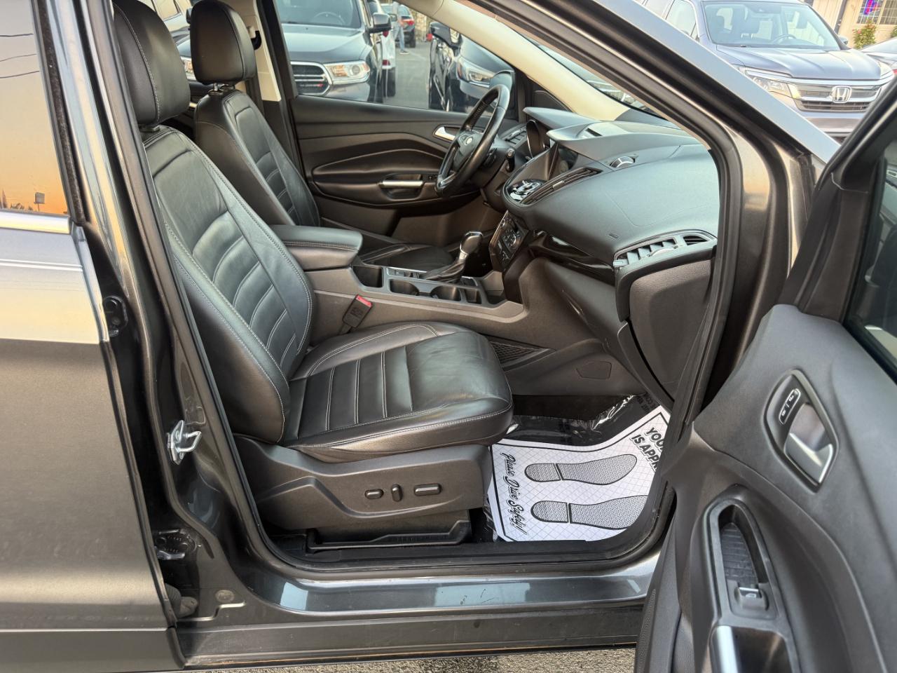 Ford Escape Titanium FWD 2017