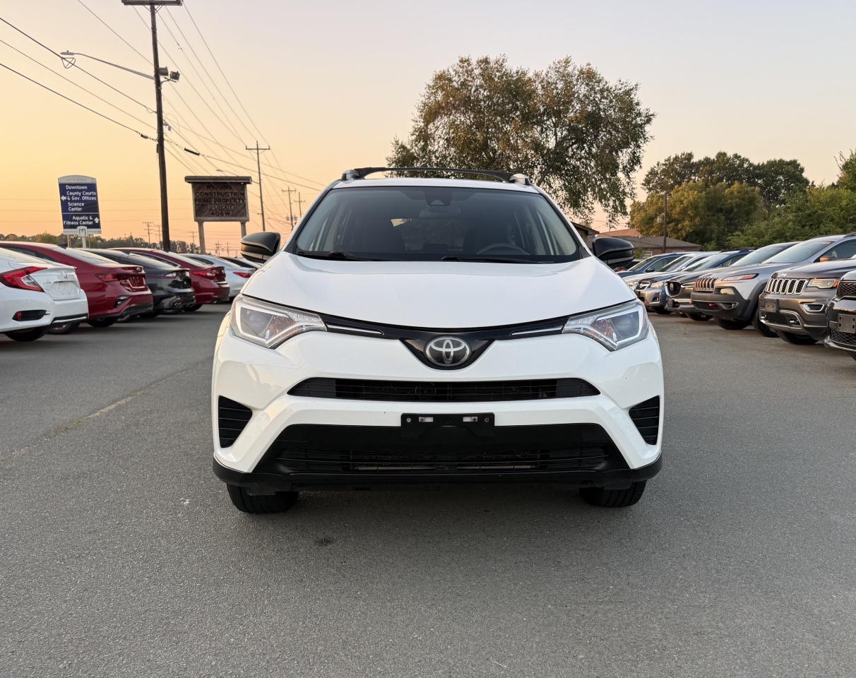 Toyota RAV4 LE AWD 2017
