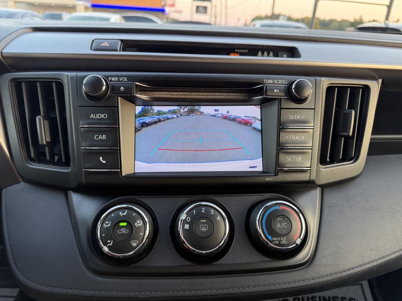 Toyota RAV4 LE AWD 2017