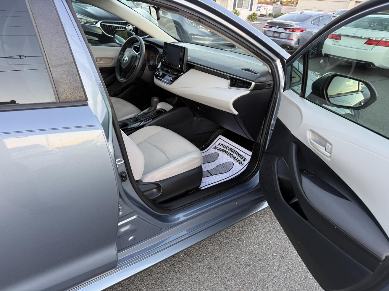 Toyota Corolla LE 2022