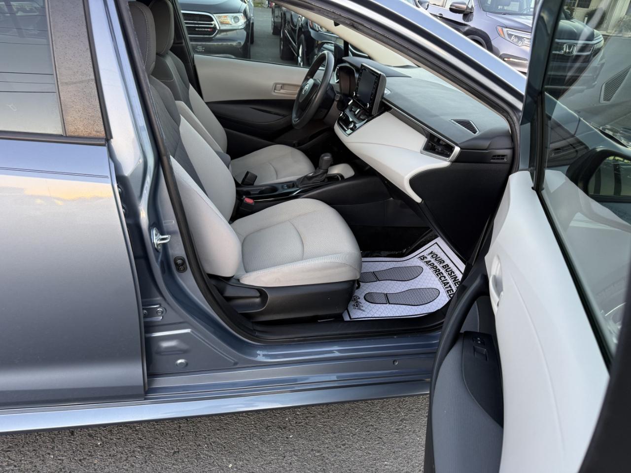 Toyota Corolla LE 2022