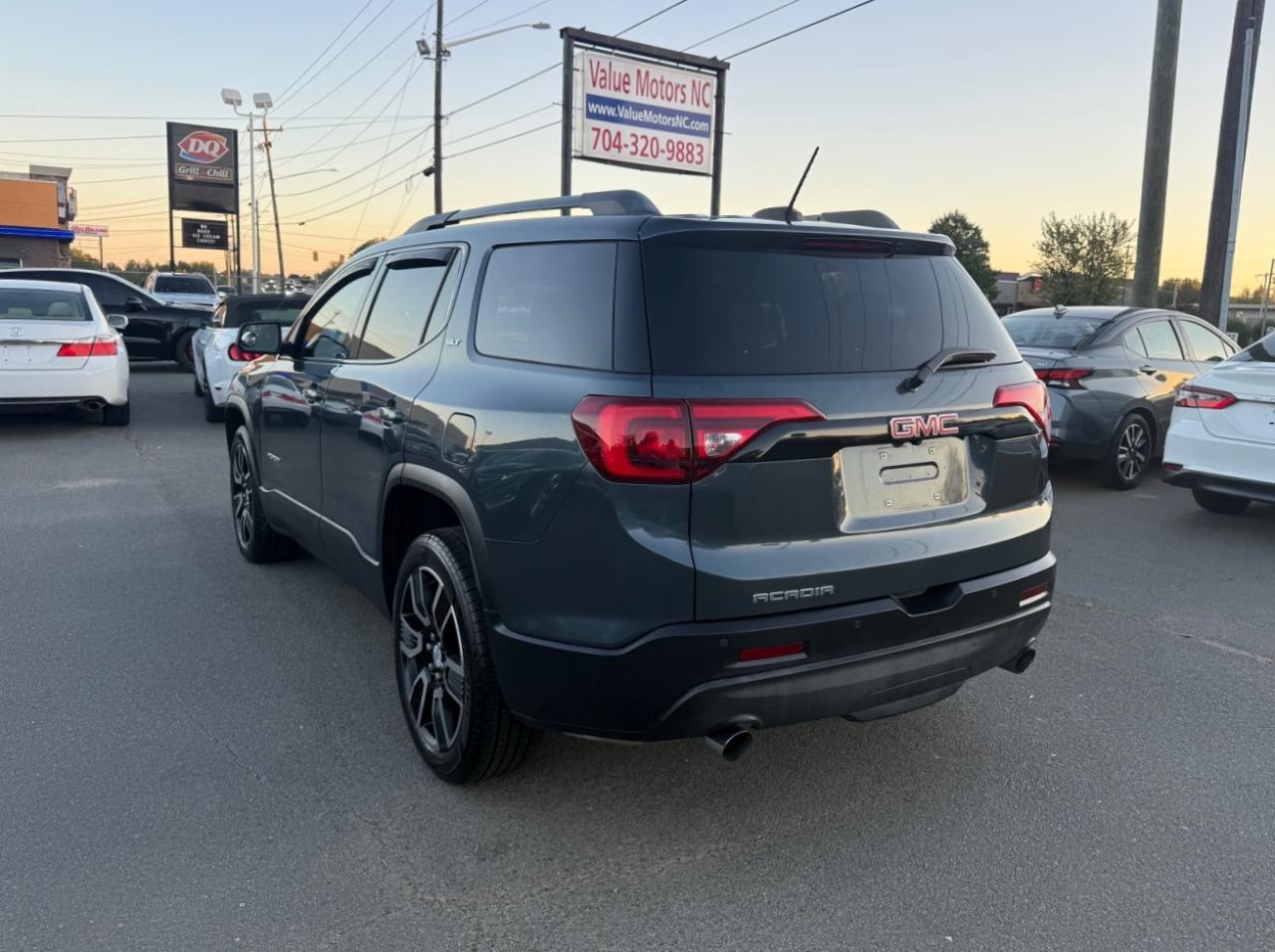 GMC Acadia SLT-1 FWD 2019