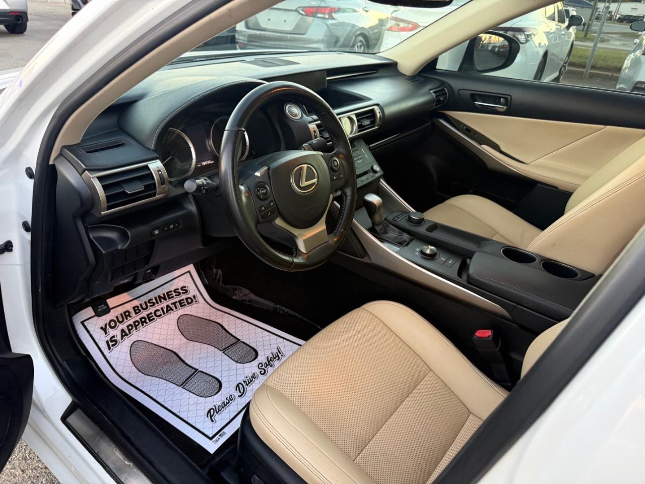 Lexus IS 250 RWD 2015