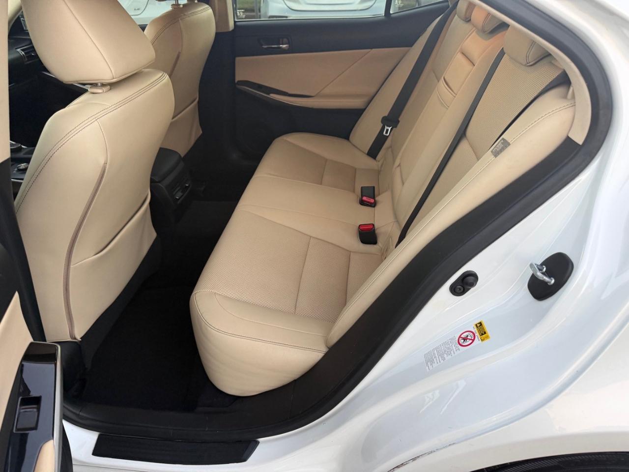 Lexus IS 250 RWD 2015