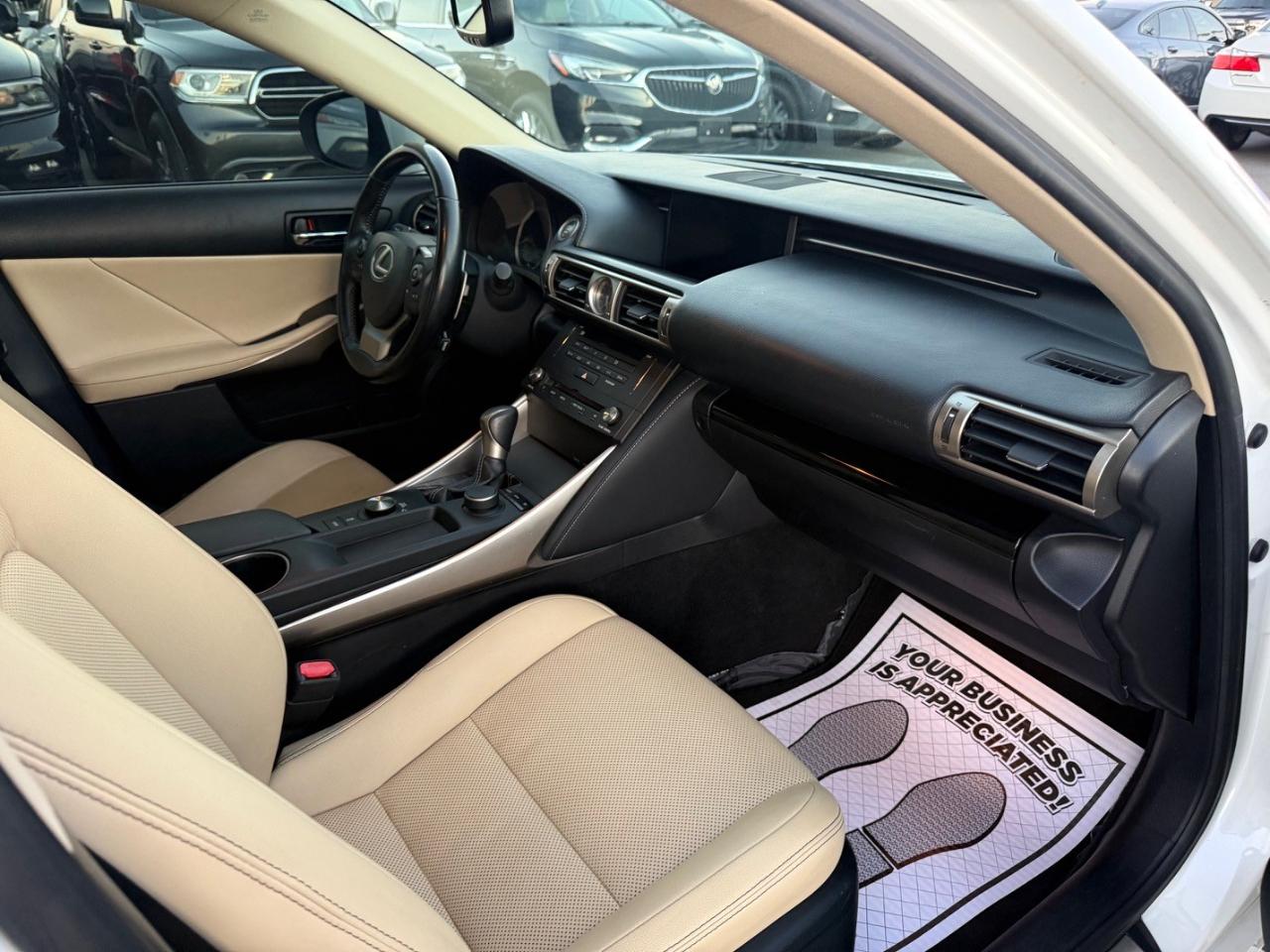 Lexus IS 250 RWD 2015