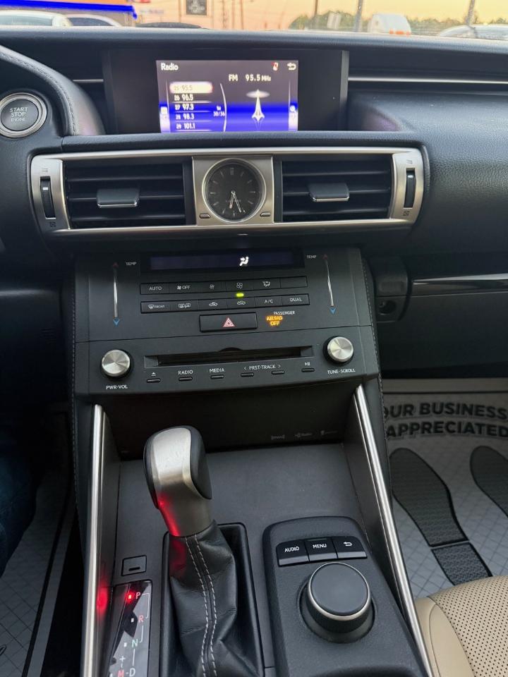 Lexus IS 250 RWD 2015