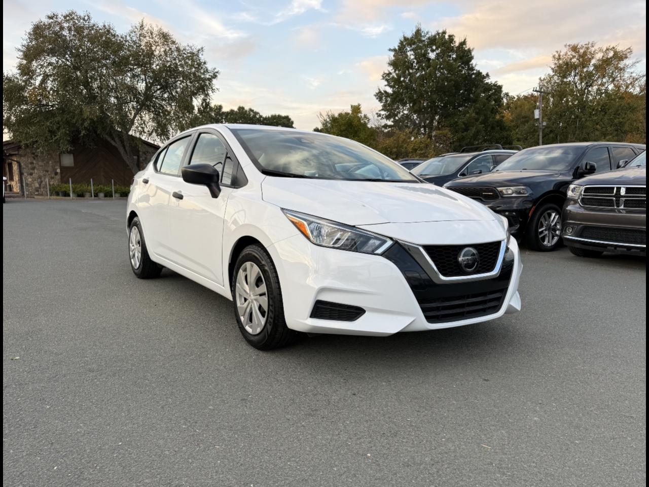 Nissan Versa S CVT 2020