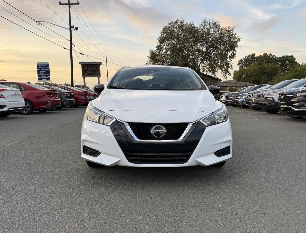Nissan Versa S CVT 2020