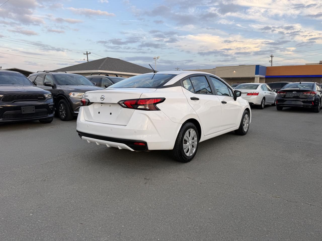 Nissan Versa S CVT 2020