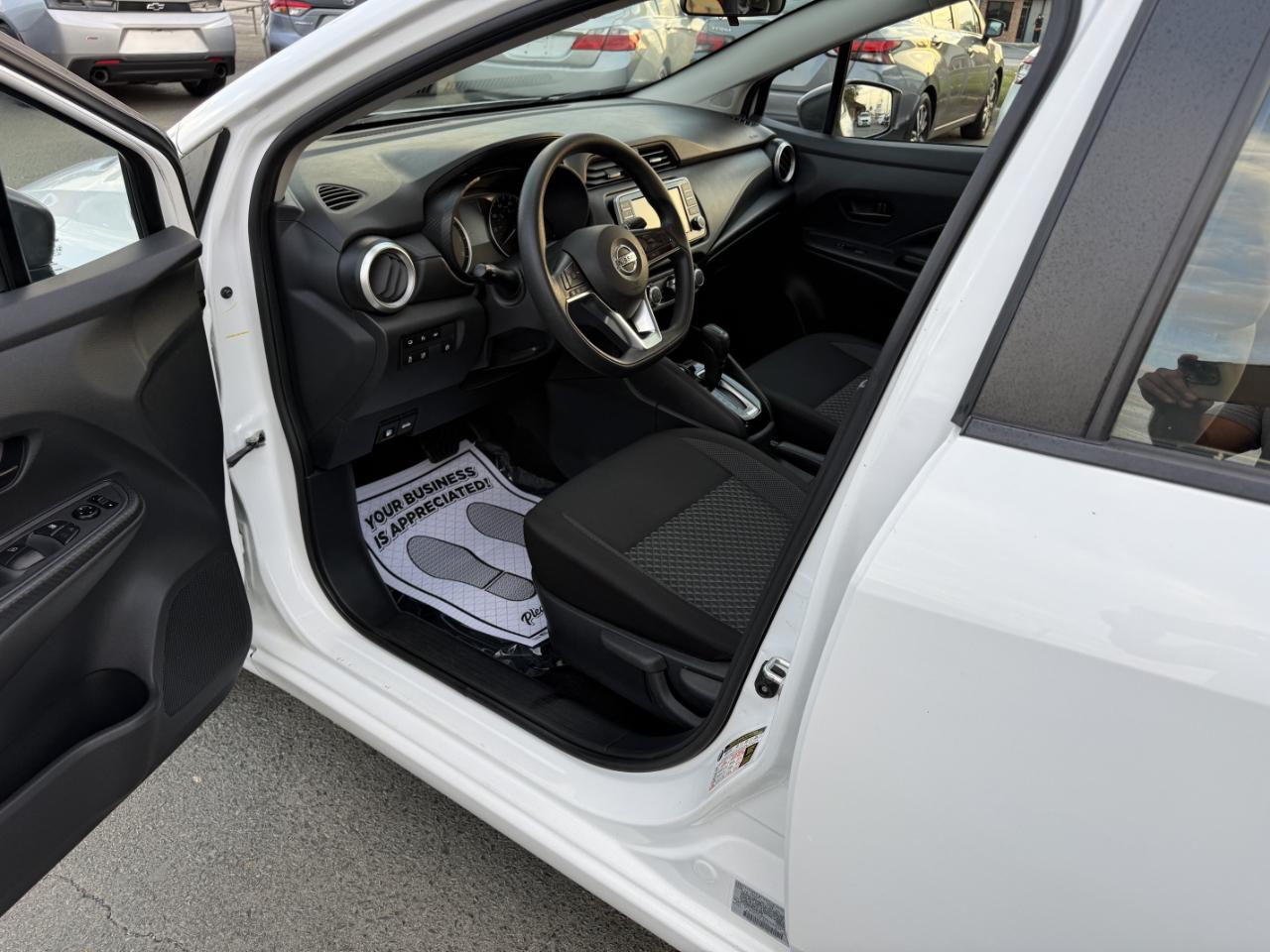 Nissan Versa S CVT 2020